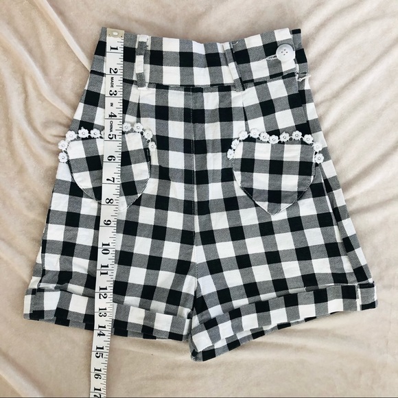 Sold HP๐ Collectif Gingham Heart Mainline Shorts - Picture 6 of 8